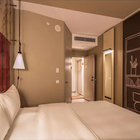 Ibis West