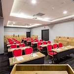 Ibis West 3*