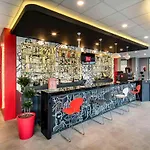 Hotel Ibis West 3*