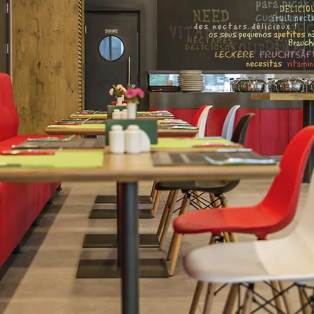 Ibis West فندق 3*