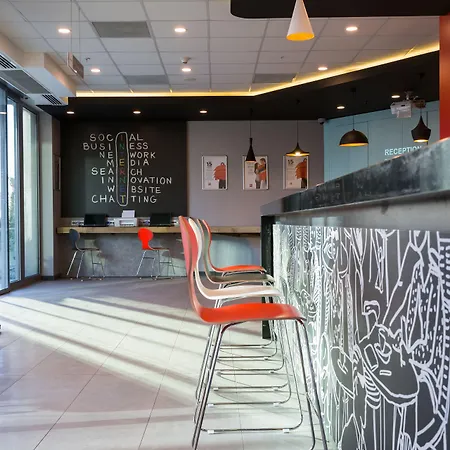 Hotel Ibis West