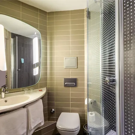 Ibis West Hotel