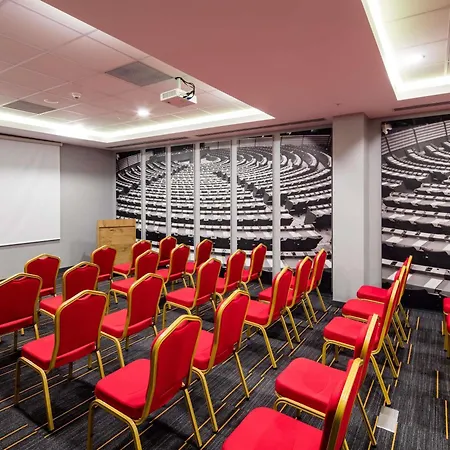Ibis West Hotel 3*