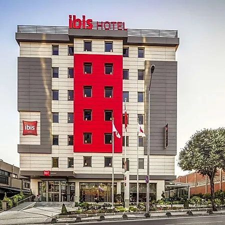 Ibis West 3*