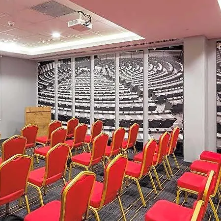 Hotel Ibis West 3*