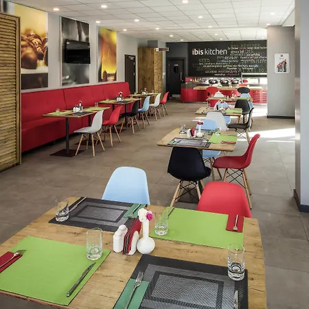 Hotel Ibis West 3*