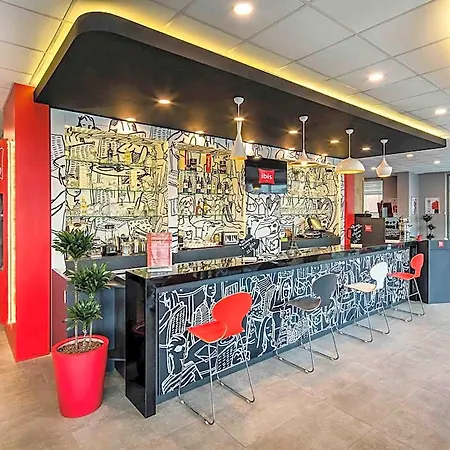 Ibis West Hotel 3*