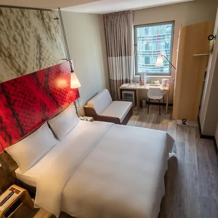 Ibis West Szálloda 3*
